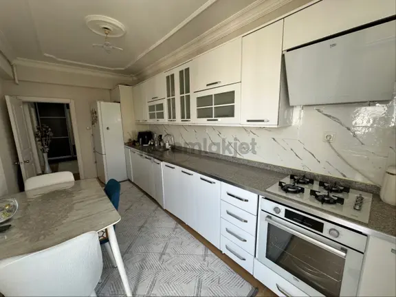 Bağcılar Millet Bahçesi Önünde Acil Satılık 3+1 Daire 1
