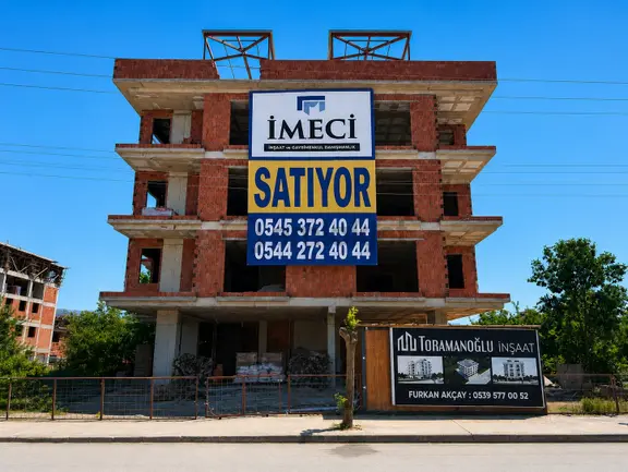 Cumhuriyet Mahallesinde Deniz Manzaralı Yerden Isıtmalı 3+1 1