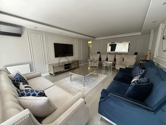 Büyükçekmecede Özel Tasarımlı Bahçeli 120 M² Satılık 2+1 2