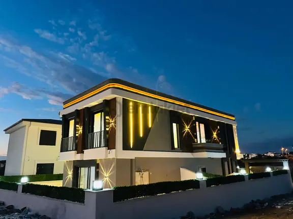 Didim Sağturda Kendine Ait Havuzlu Akıllı Sistem Geniş Bahçeli Villa 1