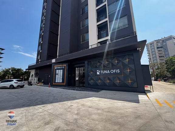 Remax Palm'den Fuatmorel De Prestijli Eşyalı Kiralık Ofis 2
