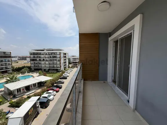 Bakandan 3+1 Ara Kat 160 Metre² Site İçi Havuz Cephe Daıre 2