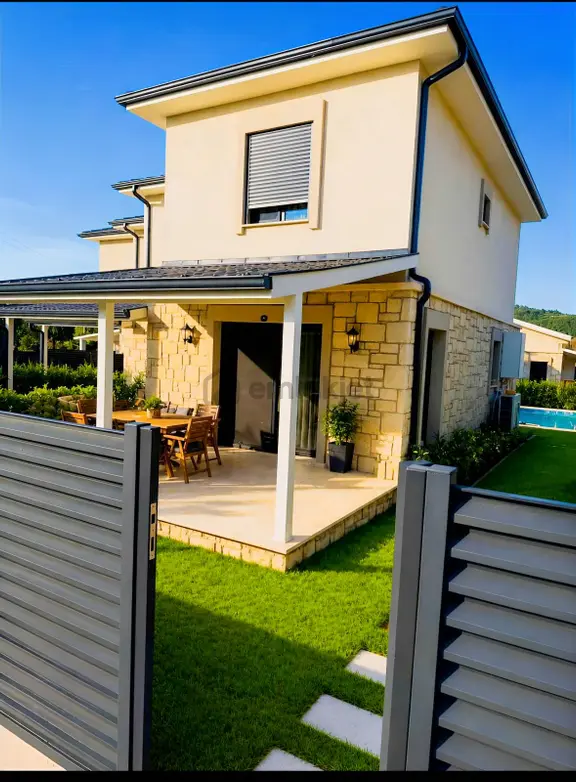 Urla Zeytinler'de Havuzlu Site İçerisinde Kiralık Lüks 2+1 1