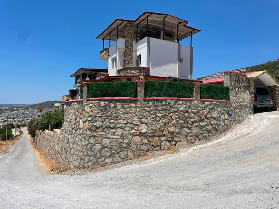 Deniz Manzaralı Köşe Konum Özel Havuzlu 4+1 Villa 2