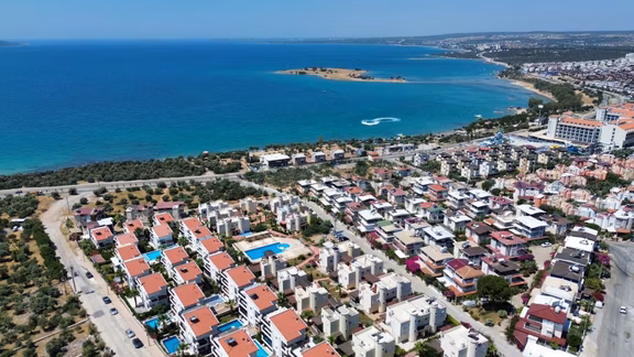 Deniz Manzaralı Köşe Konum Özel Havuzlu 4+1 Villa 1