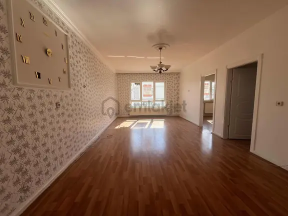 Gata Yakını Kiralık 3+1 En Üst Kat Çift Balkon Daire 2