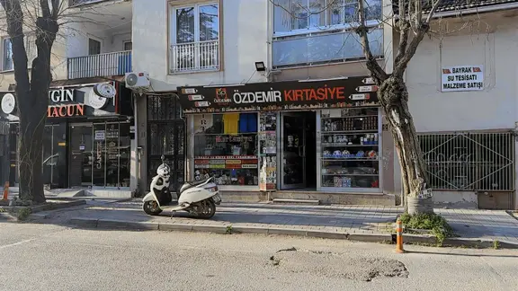 Kaşıkçıoğlu Okulu Karşısında 15 Yıllık Hazır Müşterili Kırtasiye 1