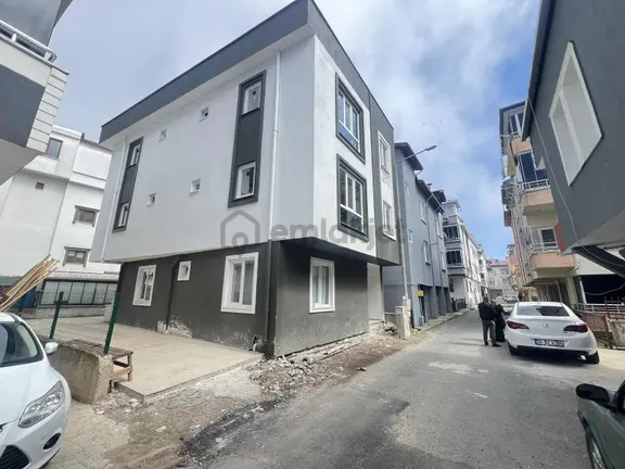 Ulaş Gayrimenkul-akyazı Sağlık Ocağı Mevki Kiralık 1+1 1
