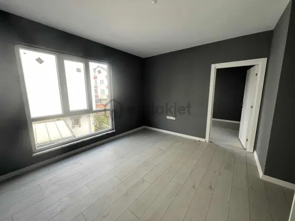 Ulaş Gayrimenkul-akyazı Sağlık Ocağı Mevki Kiralık 1+1 2