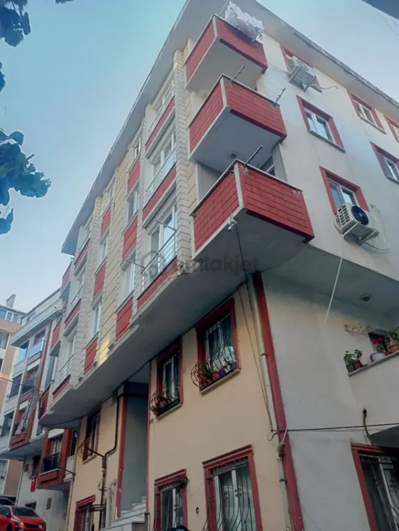 Eyüp Esentepe'de Merkezi Konumda Ferah 2+1 Satılık Daire 1