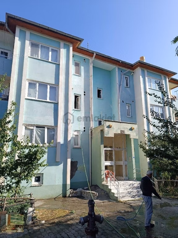 Erzincan. Merkezde. Satilk. 3 . Kat. Kelepir. Daire 1