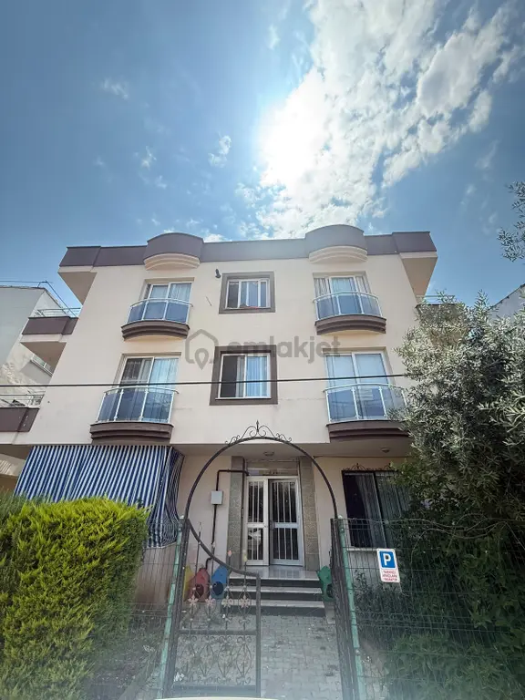 Ucan'dan Yenisehir Forum Civarı Müstakil Binada 3+1 Satılık 1