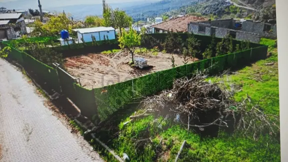 Mudanya Mirzaoba Mah.'de Satılık İmarlı Arsa 2 Ayrı Tapu Etrafıçevrilmi 430 M2 İnşaata Uygun 2