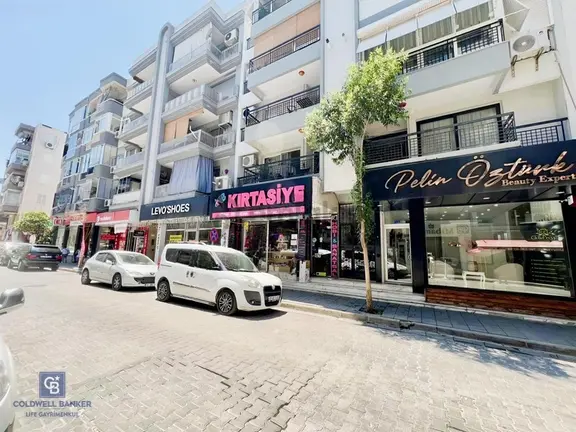 Karşıyaka Yalı Mahallesi'nde İşlek Konumda Satılık Dükkan 2