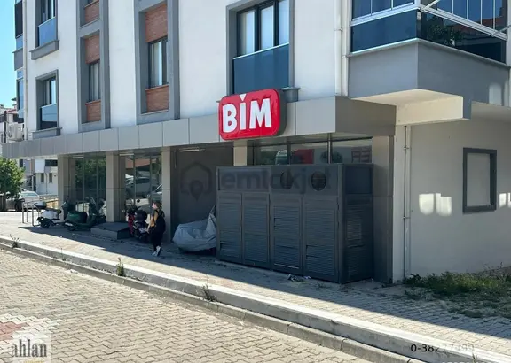 Şahlan Emlaktan Kurumsal Kiracılı 571m2 Yeni Bina Satılık Dükkan 2