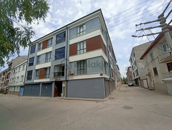 Century 21 Vizyon'dan Esentepe Mah. 1+1 Eşyalı Kiralık Daire 1