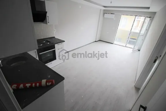 Muhittin Mahalesi Havuzlu Site İçinde Satılık Sıfır 1+1 Daire 2