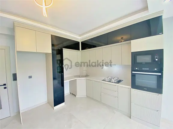 Güre’de Gültaş Emlaktan Satılık 3+1 Ebeveny Banyolu Bahçeli Lüks Villa 1