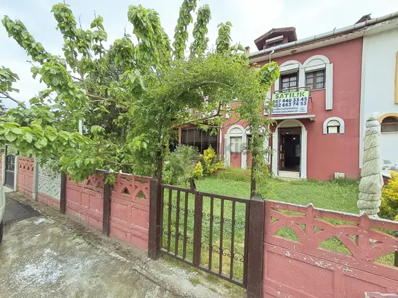 Kocaali'de Havuz Manzaralı Ve Bahçeli 5+2 Satılık Villa 1