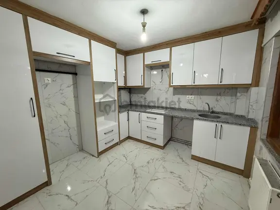 Akkonak'ta İçi Tadilatlı Arakat 3+1 Daire 1
