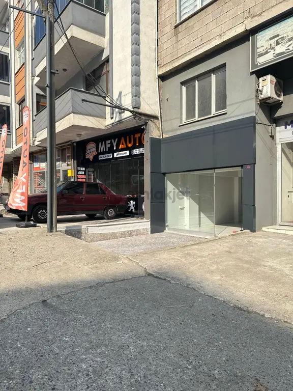 Deha Emlaktan Yaylacıkta Anayol Üstü Kiralık Dükkan 2