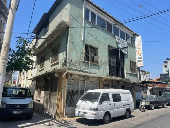 Bornova Yavuz Selim Cad. Üzeri Satılık 3 Katlı İş Yeri (309 M²) 1