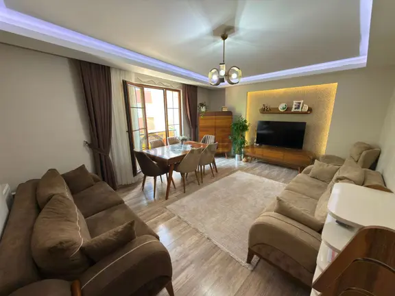 Üç Kardeşler'den Uğurmumcu Mah. 3+1 125m2 Satılık 1.kat Daire Asansörlü 2