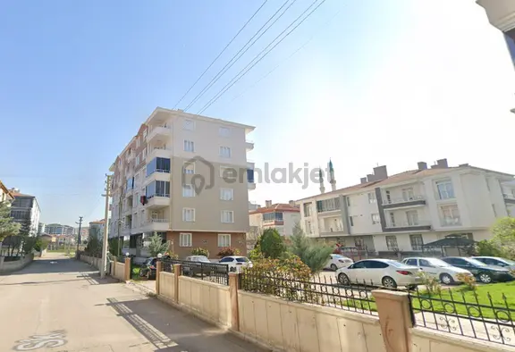 Şifahane Mahallesinde Site İçinde Satılık Geniş 3+1 Daire 1