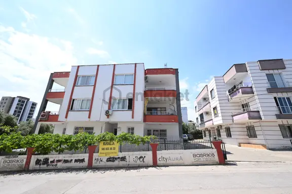 Üstünkent'ten Çiftlikköy Merkezde İçi Yenilenmiş Geniş 2+1 Daire 1