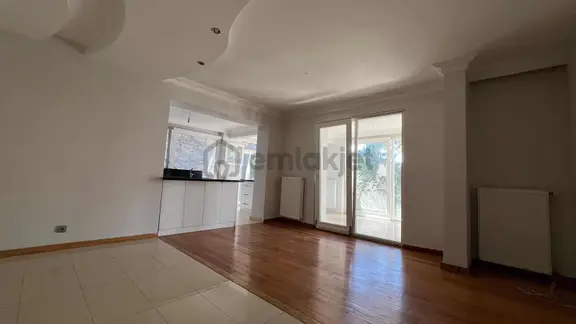 Üsküdar Çengelköy Ata 2 Sitesinde 2+1 Bahçeli Villa Katı 2