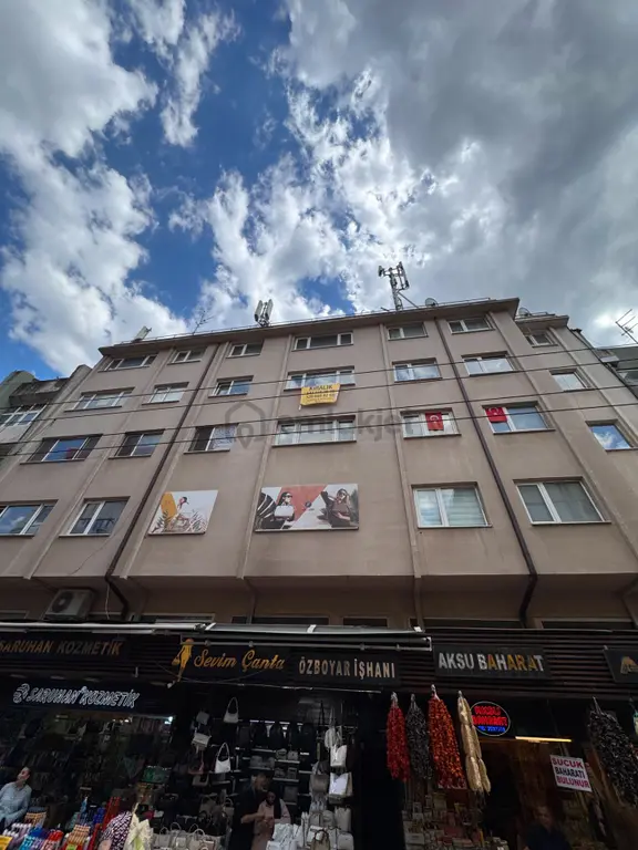 Şehrin Kalbinde, Asansörlü Binada Kiralık 1+1 Fırsat Ofis! 1