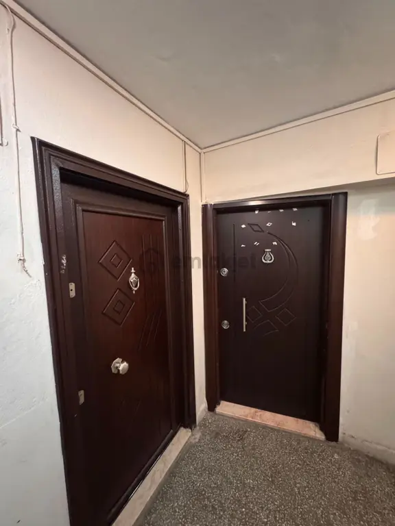 Şehrin Kalbinde, Asansörlü Binada Kiralık 1+1 Fırsat Ofis! 2
