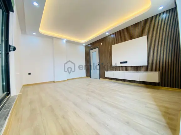 Varsak Karşıyaka Site'de Asansörlü 2.kat 2+1 100 M² Lüks Daire 2