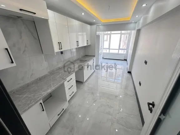 (1241) Pursaklar Merkezde Protokol Yolu Yakını Sitede 3+1 Satılık Full Yapılı Daire 1
