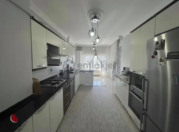 Özgür'den Mıhlıdut'ta 200 M² Net Kilerli 4+1 Satılık Daire 1