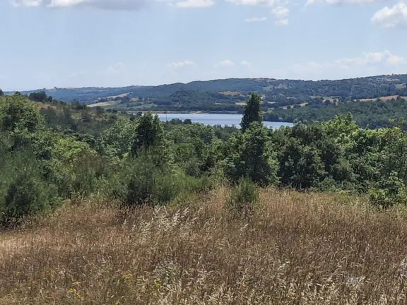 Çanakkale Lapseki Nusretiye Köyünde Orman Ve Göl Manzaralı Arsa 1