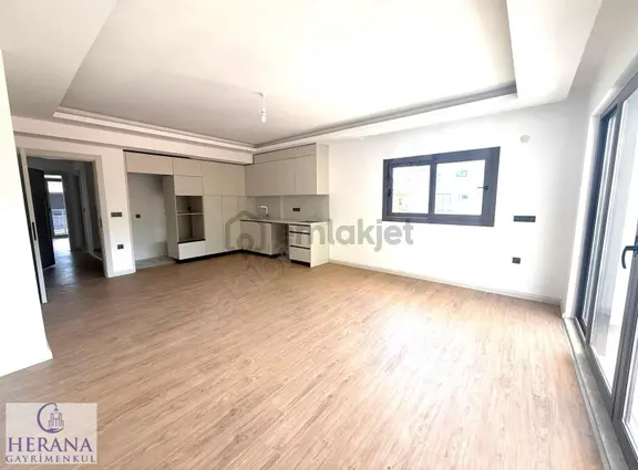 Merkezi Sahile Yürüme Mesafesinde Sıfır Oturuma Hazır 3+1 2