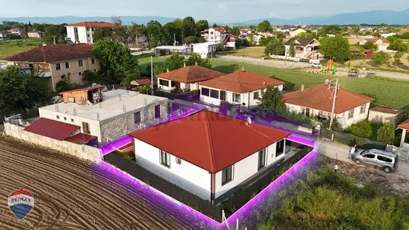 Remax Mavi'den Adapazarı'na 10 Dk, 351 M²arsada 3+1, Müstakil Ev 1