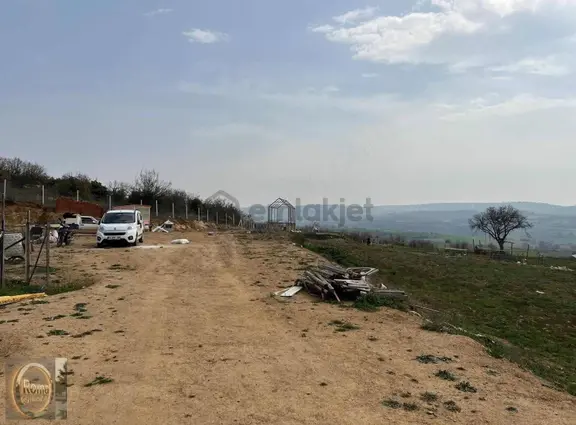 Roma' Dan Kozluca Köyünde Satılık Tarla 2