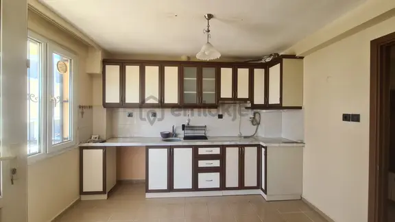 Antika'dan Süleyman Demirel Mahalesinde Kiralık Arakat Daire 1