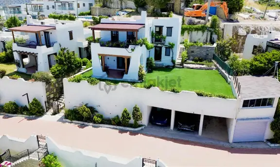 Gümüşlük Yalıkavak Yunan Adaları Manzaralı Geniş Bahçeli Villa 1