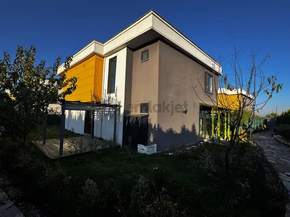 Çerkezköy'ün En Prestijli Sitelerinden Birinde Kiralık 3+1 Villa 2