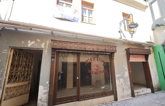 Kuşadası Kaleiçi Kiralık İş Yeri Dükkan Mağaza 1