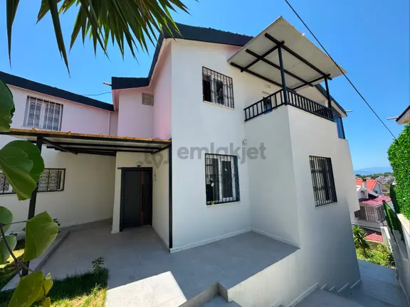 Değirmenderede Deniz Manzaralı 3+1 Villa + Bağımsız 1+0 Daire 1