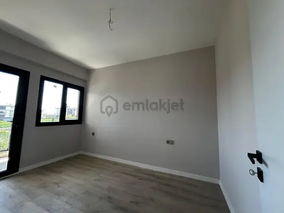 Delux'den Atatürk Mah. Havuzlu Sitede Kiralık 1+1 2
