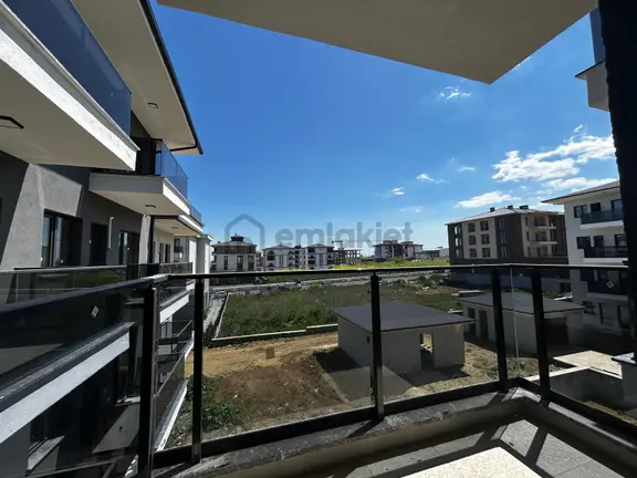 Delux'den Atatürk Mah. Havuzlu Sitede Kiralık 1+1 1