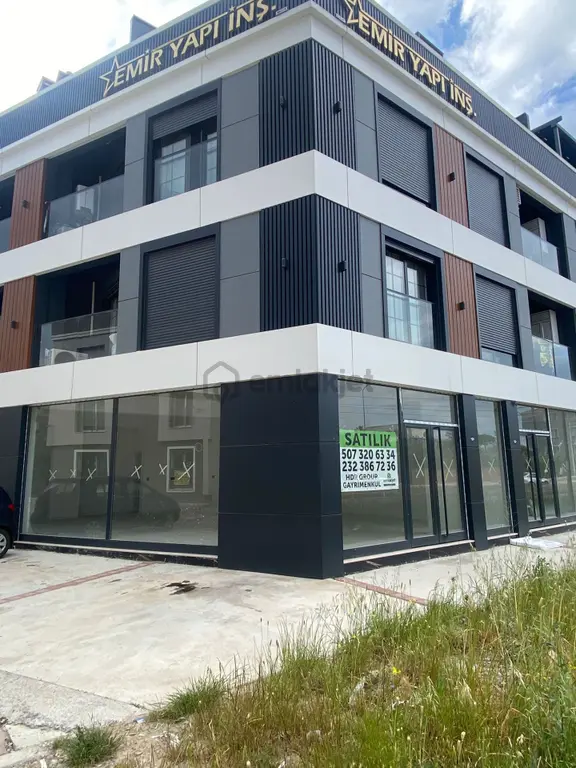 Çiğli Balatçık Tramvay Yoluna Sıfır Satılık Köşe Dükkan 1