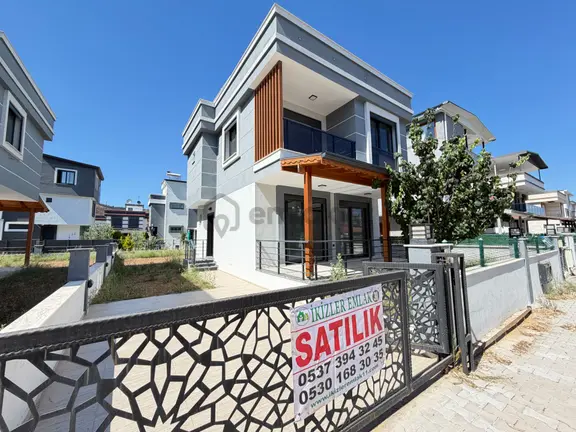 Ürkmez Doğanbey'de Satılık Sıfır Tek Müstakil Genis 3+1 Villa 1