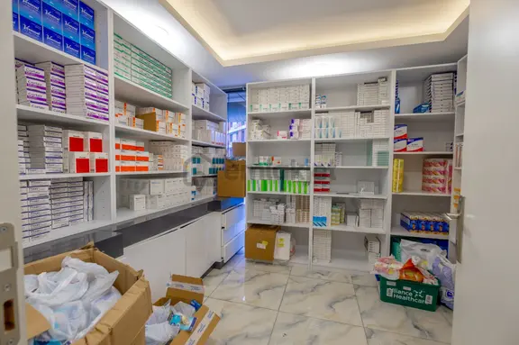 Beylikdüzü Devlet Hastane Cepheli Eczane Kiracılı Satılık Dükkan 2