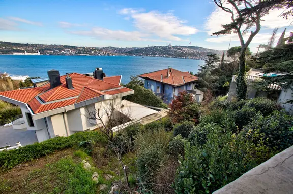 Bebek'te Satılık Muhteşem Boğaz Manzaralı Lüks Villa 2